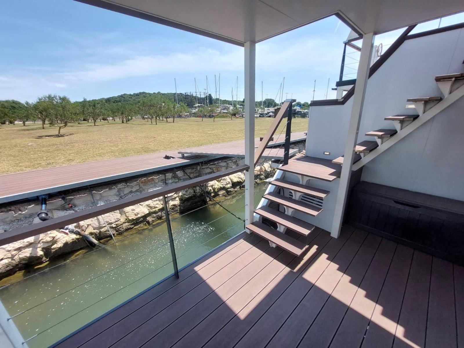 House Boat Oliva - Floating House Villa พูลา ภายนอก รูปภาพ